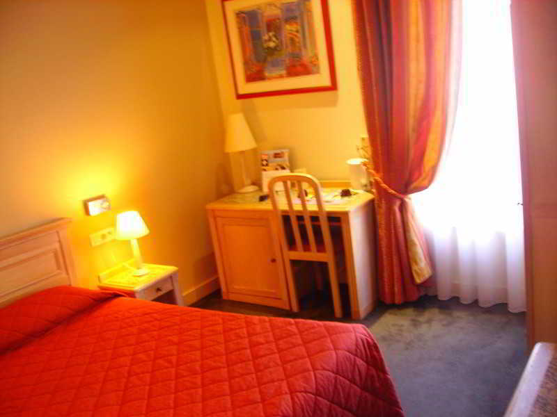 Brit Hotel Aux Sacres Reims, Centre Historique Kültér fotó