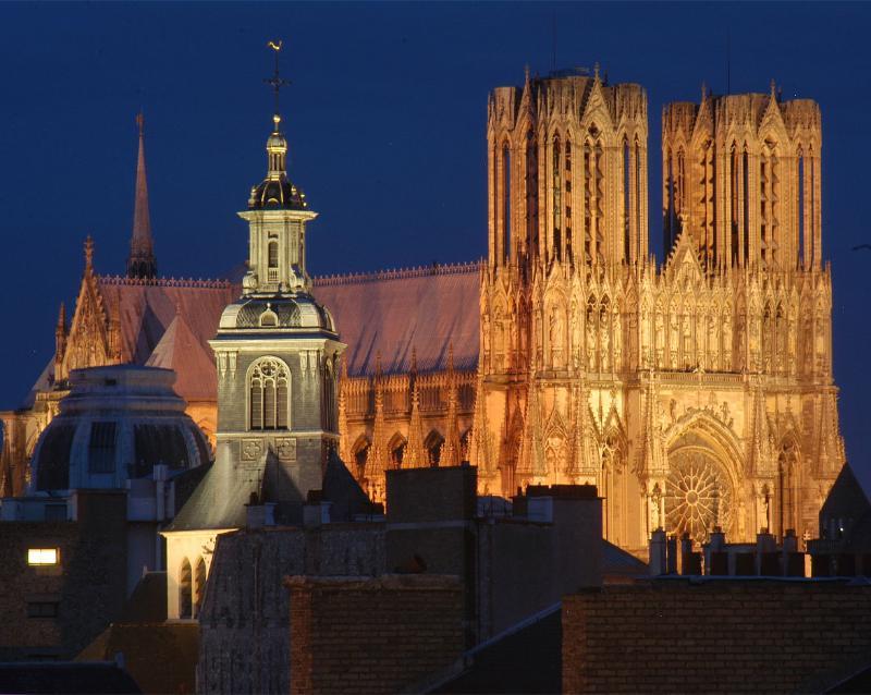 Brit Hotel Aux Sacres Reims, Centre Historique Kültér fotó