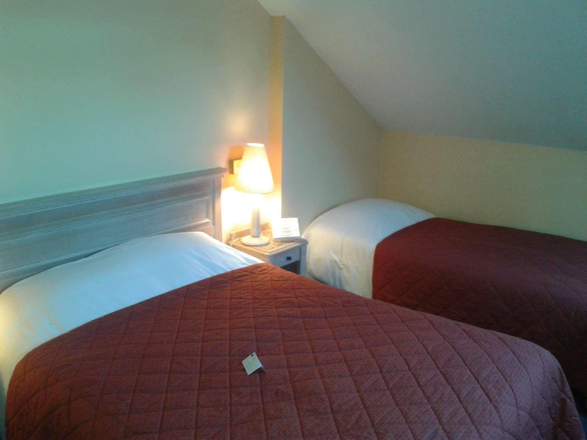 Brit Hotel Aux Sacres Reims, Centre Historique Kültér fotó